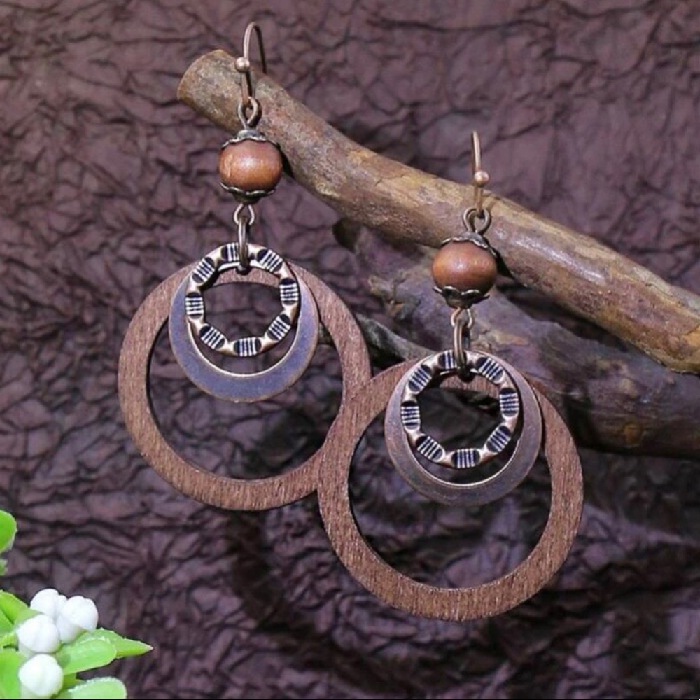 LAST PAIR: Women’s round ring stylish drop dangle earrings - Picture 2 of 4